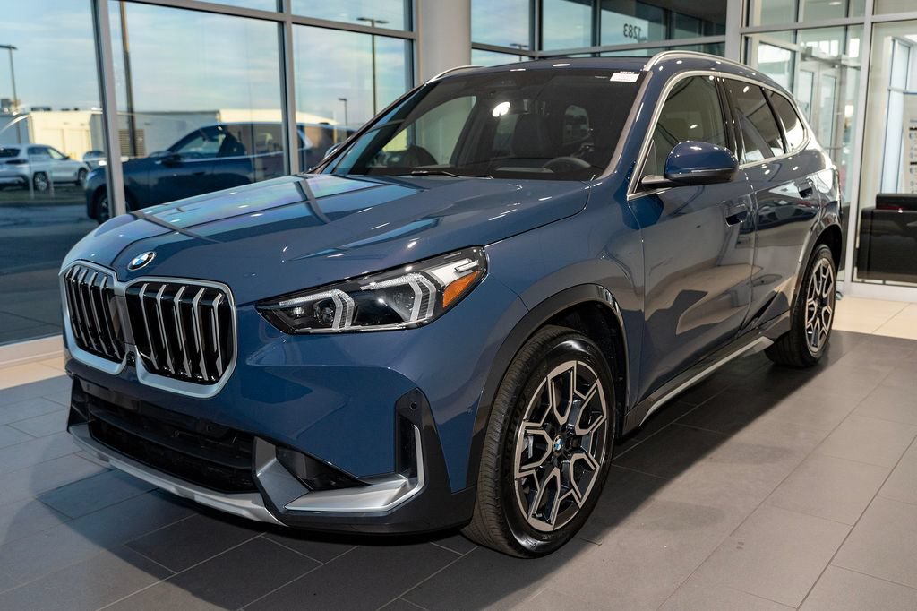 Used 2026 BMW X1 xDrive28i w/ Technology Package AWD/4WD image 3