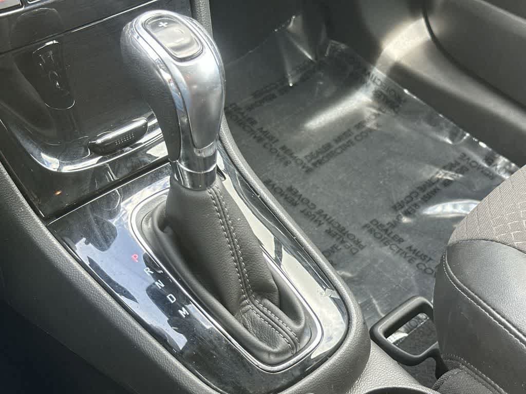 Used 2020 Buick Encore Preferred FWD image 21