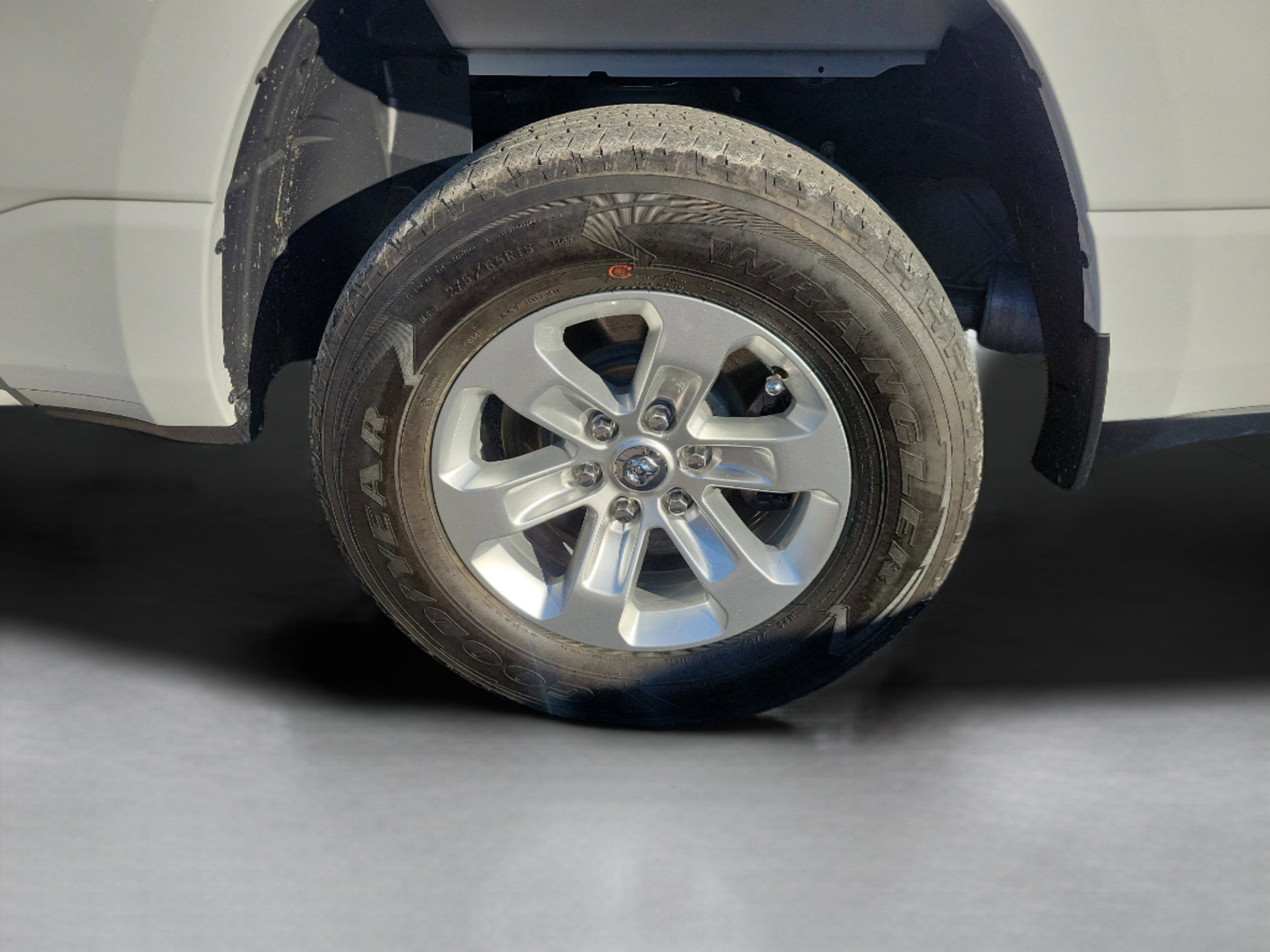 Used 2024 RAM 1500 Laramie image 8