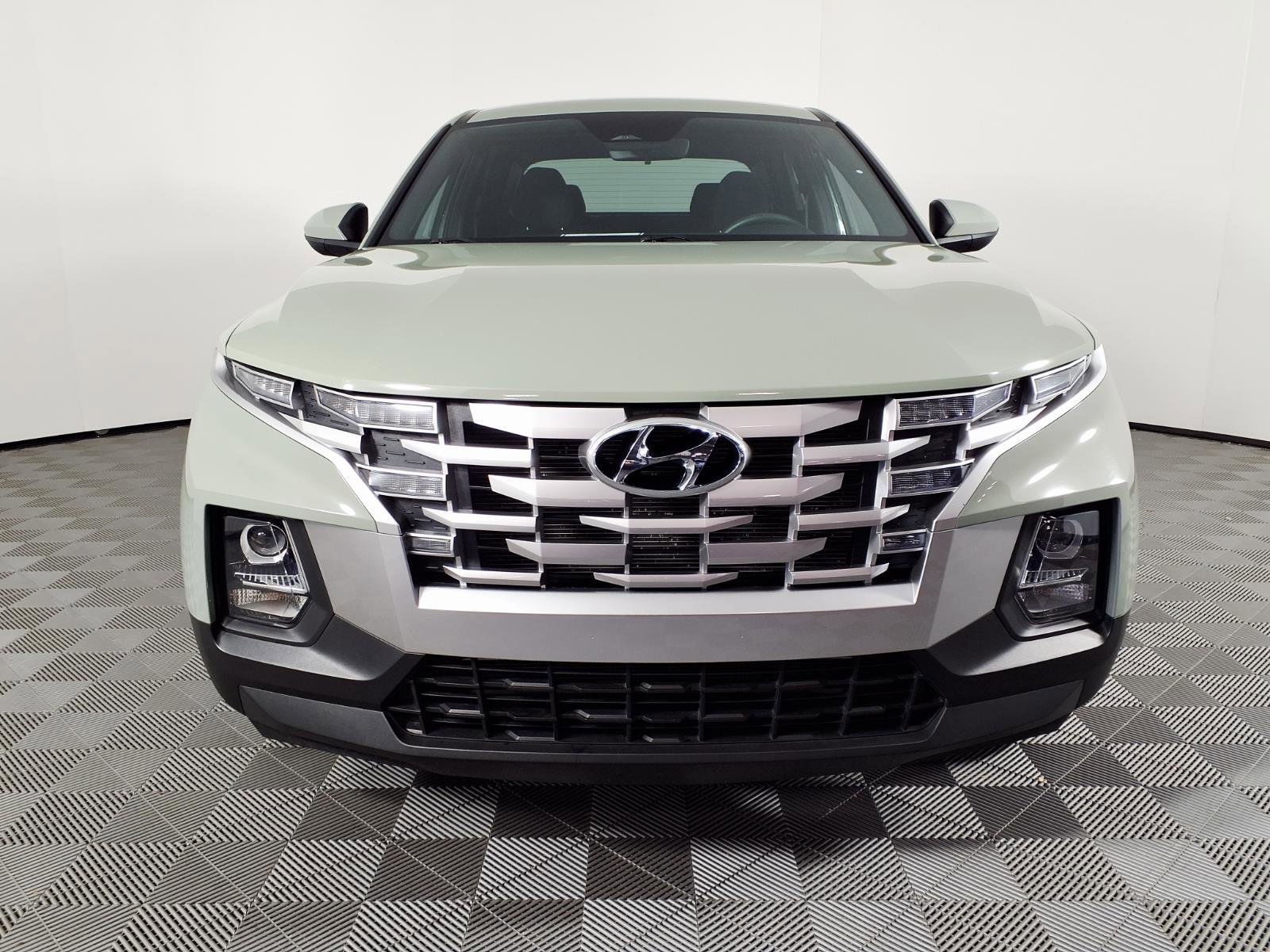 Certified 2023 Hyundai Santa Cruz SE image 2