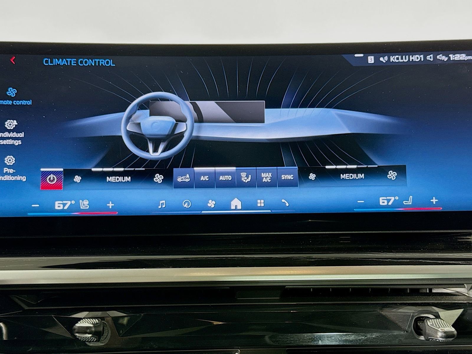 Used 2025 BMW X7 M60i image 16