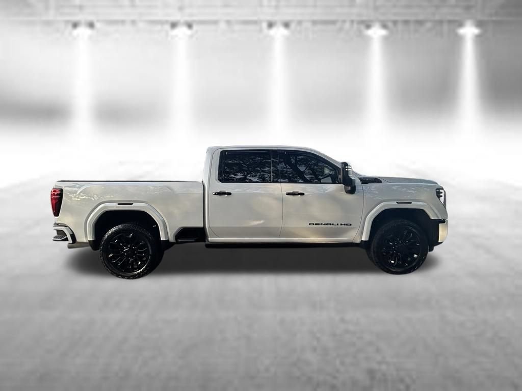 Used 2025 GMC Sierra 2500 Denali Ultimate AWD/4WD image 3