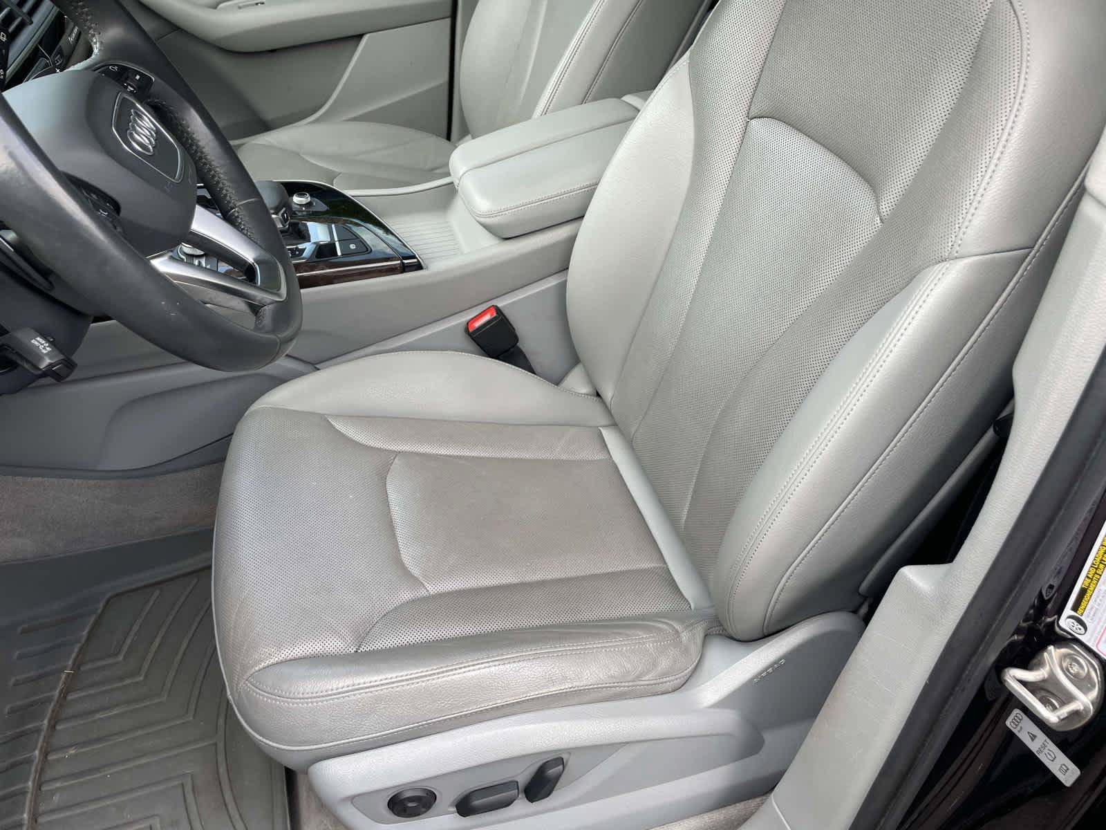 Used 2018 Audi Q7 3.0T Prestige w/ Prestige Package AWD/4WD image 17