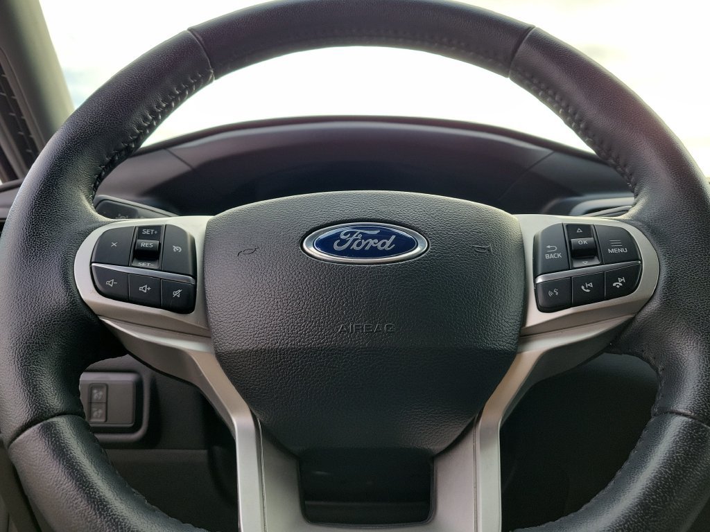 Used 2023 Ford Explorer XLT RWD image 16