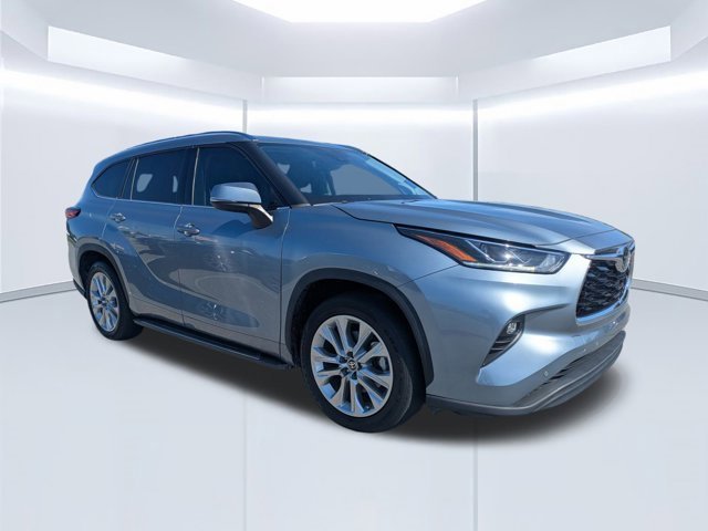 Used 2021 Toyota Highlander Limited image 2