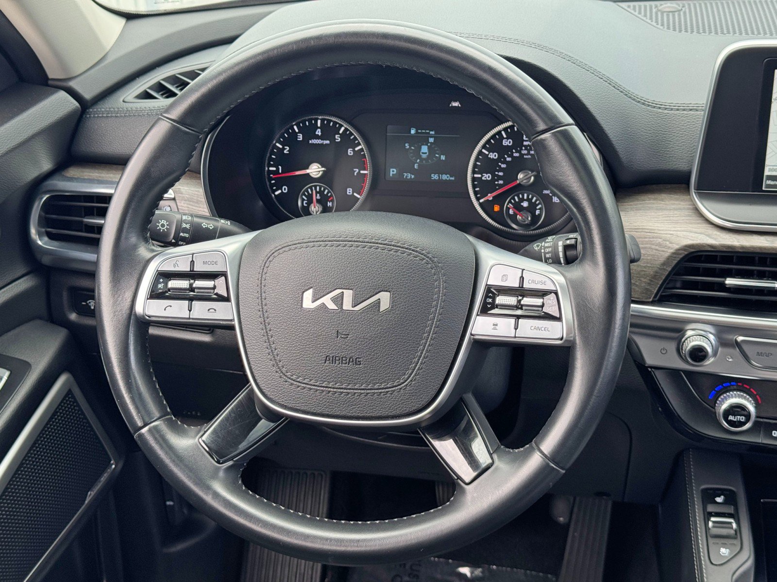 Used 2022 Kia Telluride EX w/ EX Premium Package image 17