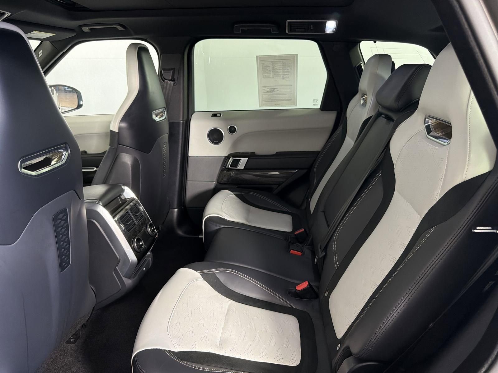 Used 2022 Land Rover Range Rover Sport SVR image 27