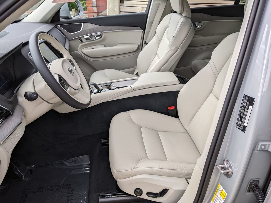 Certified 2025 Volvo XC90 T8 Plus w/ Protection Package Premier AWD/4WD image 11