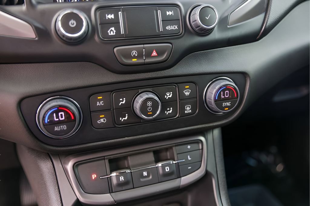 Used 2024 GMC Terrain AT4 image 21