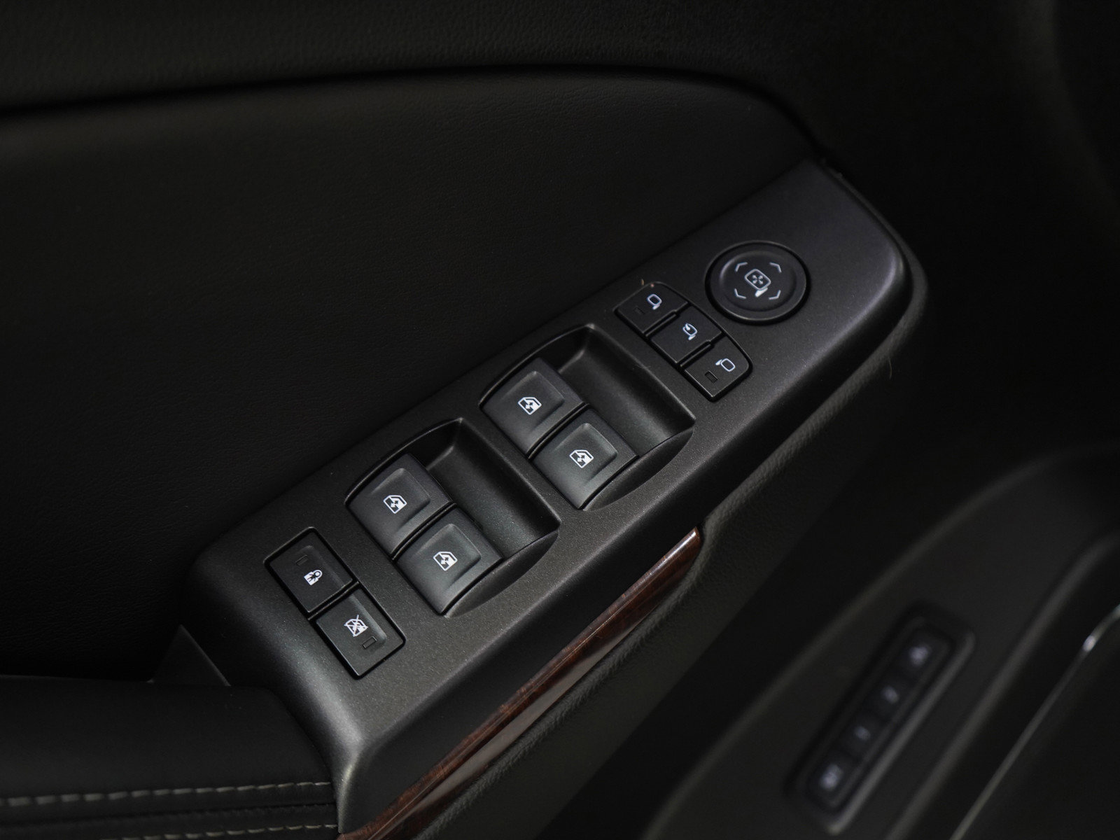 Used 2017 GMC Yukon XL SLT image 21