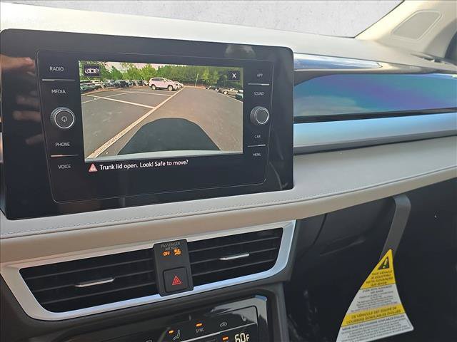 New 2026 Volkswagen Taos SE FWD image 15