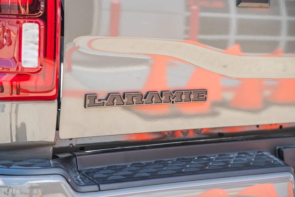 New 2026 RAM 2500 Laramie AWD/4WD image 9