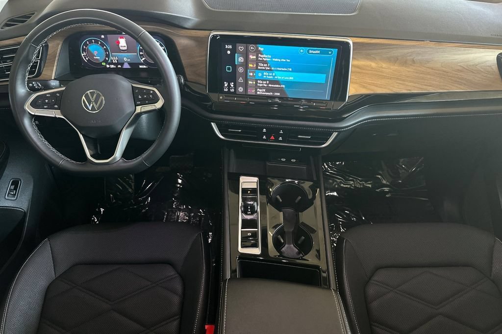 Used 2024 Volkswagen Atlas SE AWD/4WD image 14