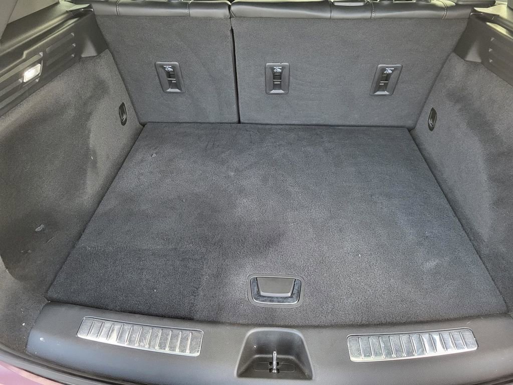 Used 2023 Cadillac XT4 Premium Luxury w/ Cold Weather Package image 10