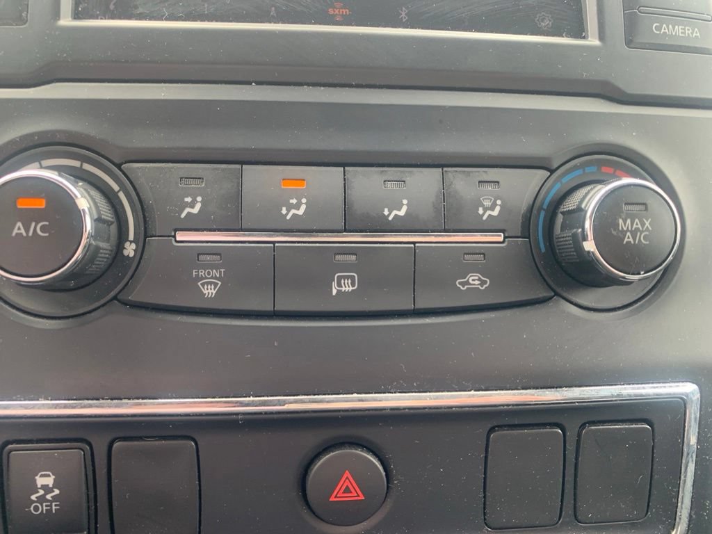 Used 2019 Nissan Titan SV AWD/4WD image 17