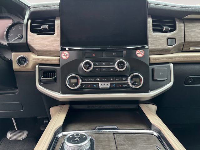 Used 2023 Ford Expedition Limited image 11