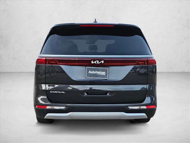 Used 2024 Kia Carnival EX image 7