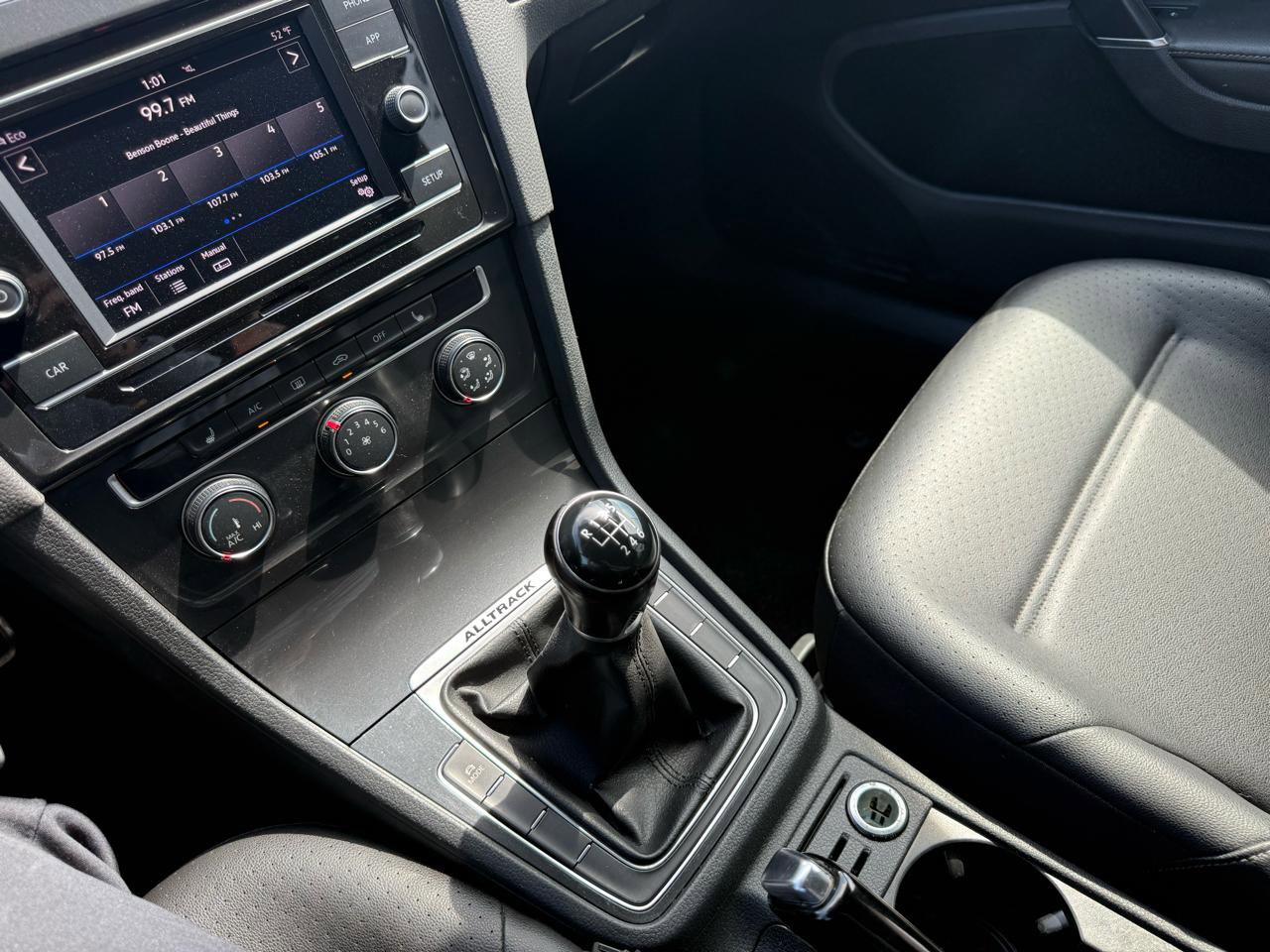 Used 2019 Volkswagen Golf Alltrack S image 12