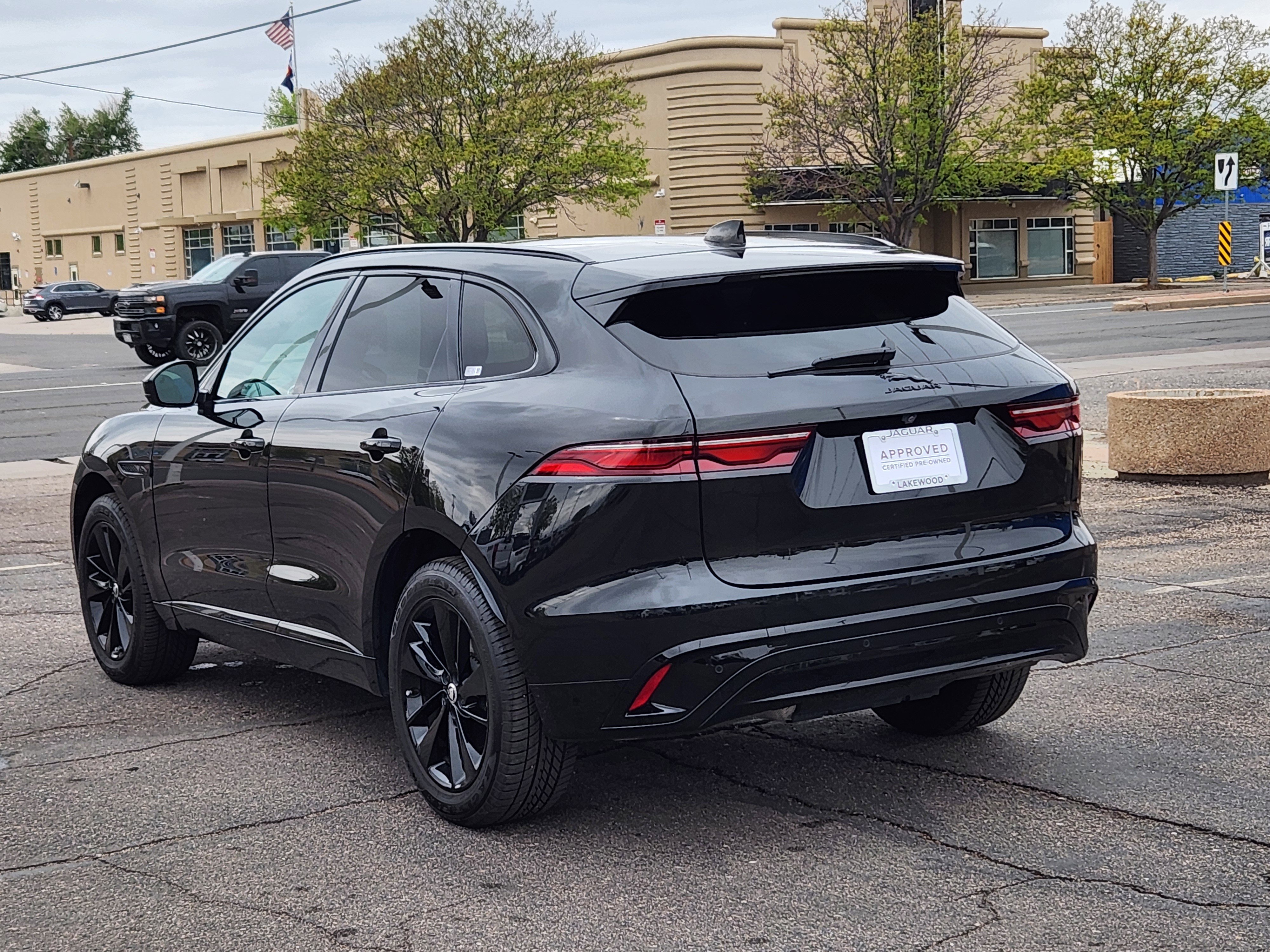 Certified 2025 Jaguar F-PACE R-Dynamic S AWD/4WD image 3