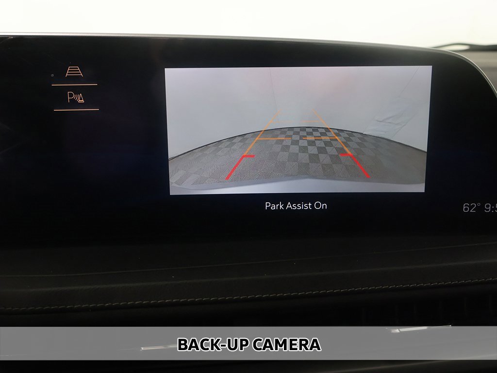 Used 2024 Cadillac XT4 Premium Luxury image 5