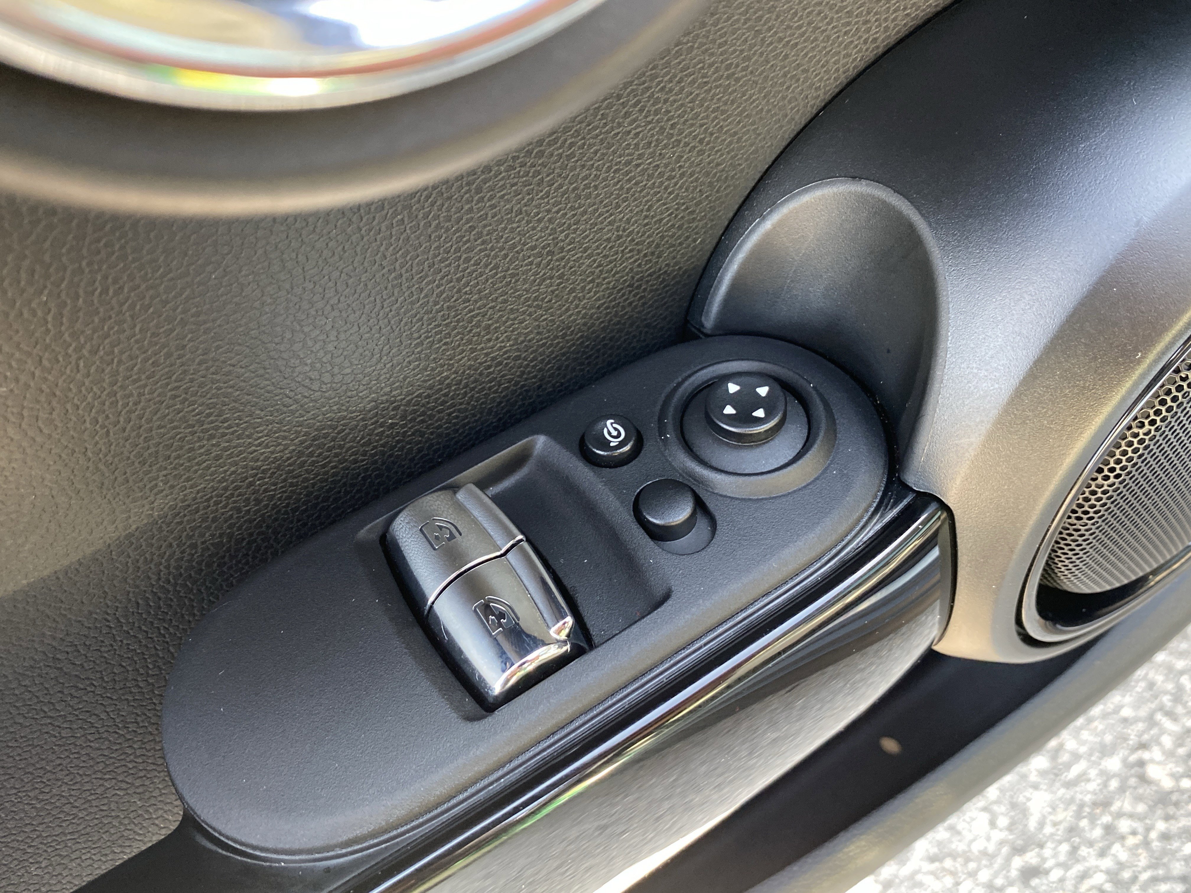 Used 2020 MINI Cooper S image 25