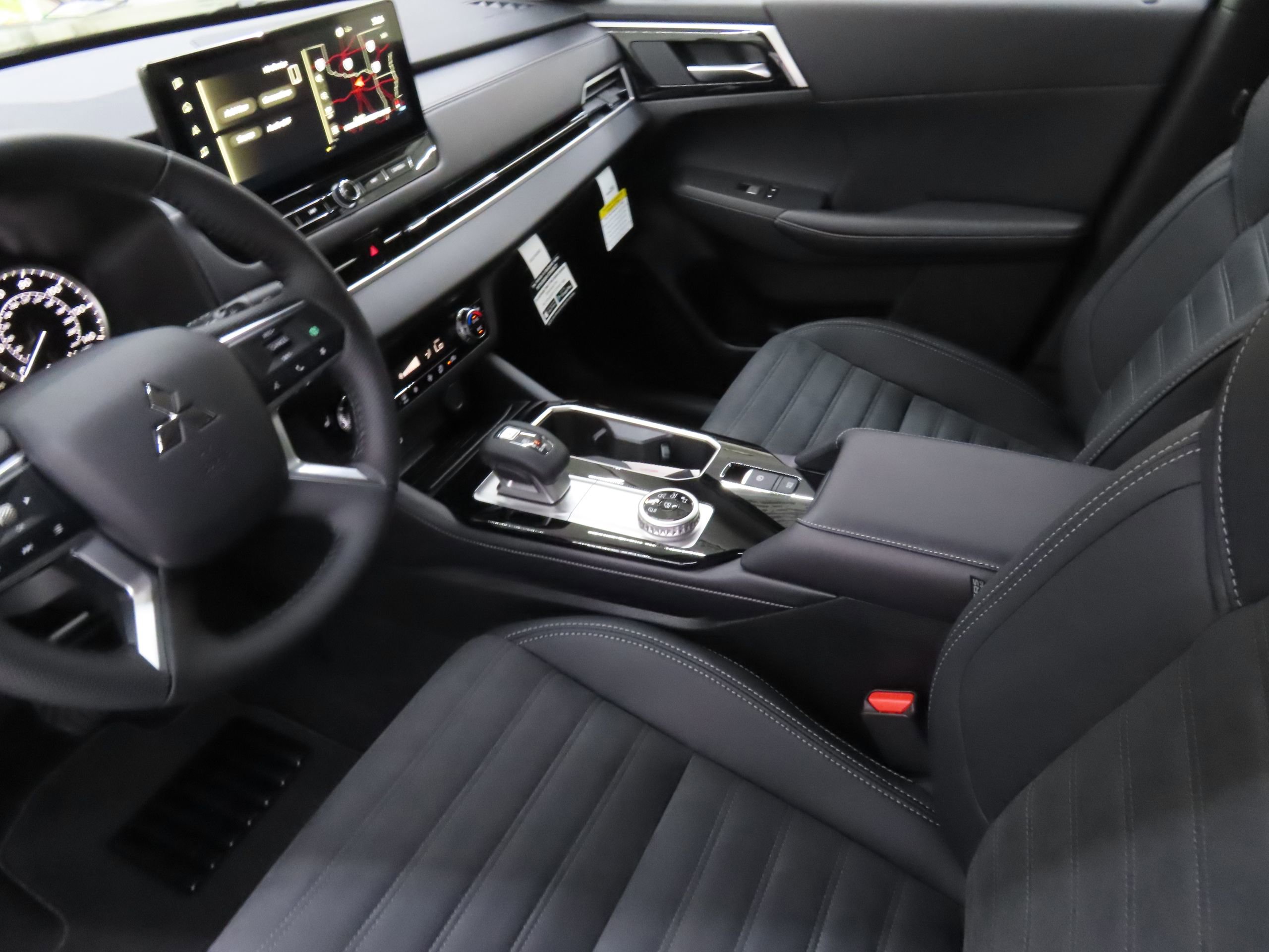 New 2025 Mitsubishi Outlander SE image 20