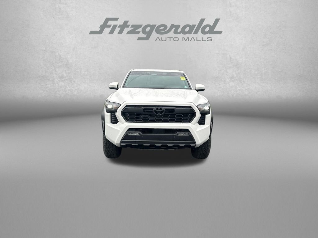 Used 2025 Toyota Tacoma TRD Off-Road w/ TRD Off Road Premium Package AWD/4WD image 2