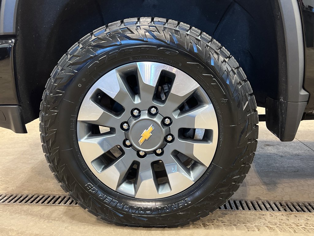 Used 2023 Chevrolet Silverado 2500 Custom w/ Custom Convenience Package image 8
