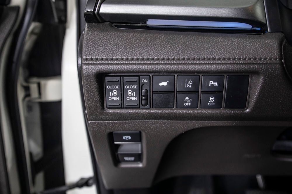 Used 2018 Honda Odyssey Elite image 40