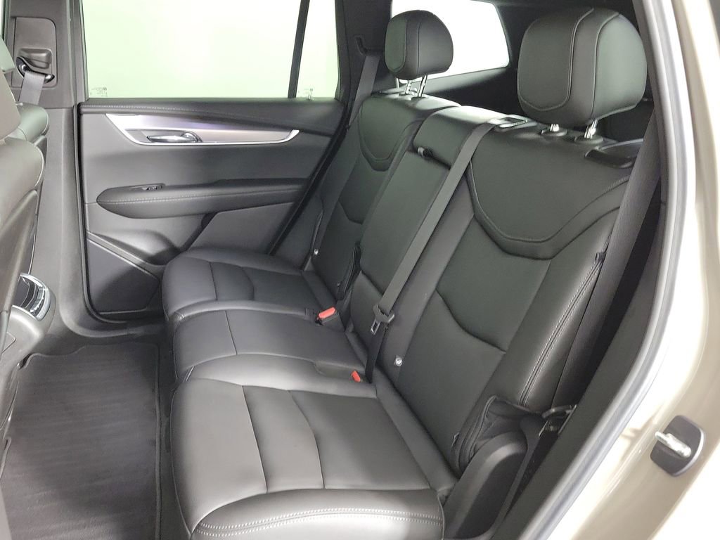 Used 2023 Cadillac XT6 Luxury FWD image 12