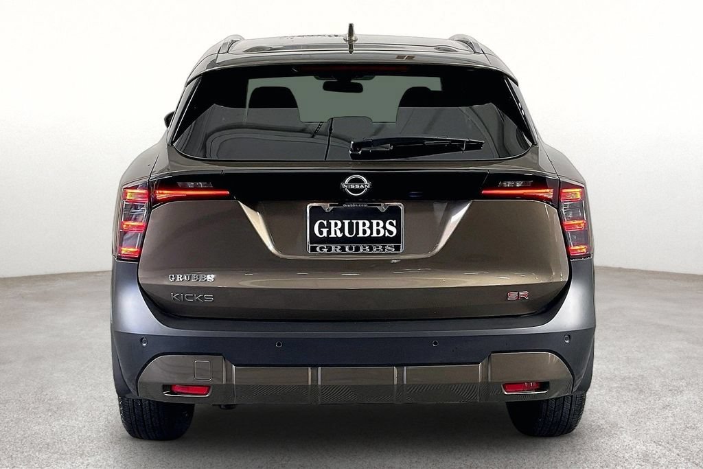 Certified 2025 Nissan Kicks SR FWD image 5