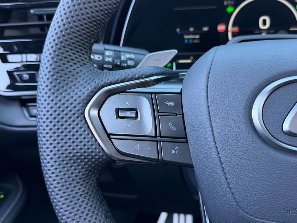 New 2026 Lexus TX 500h AWD image 17