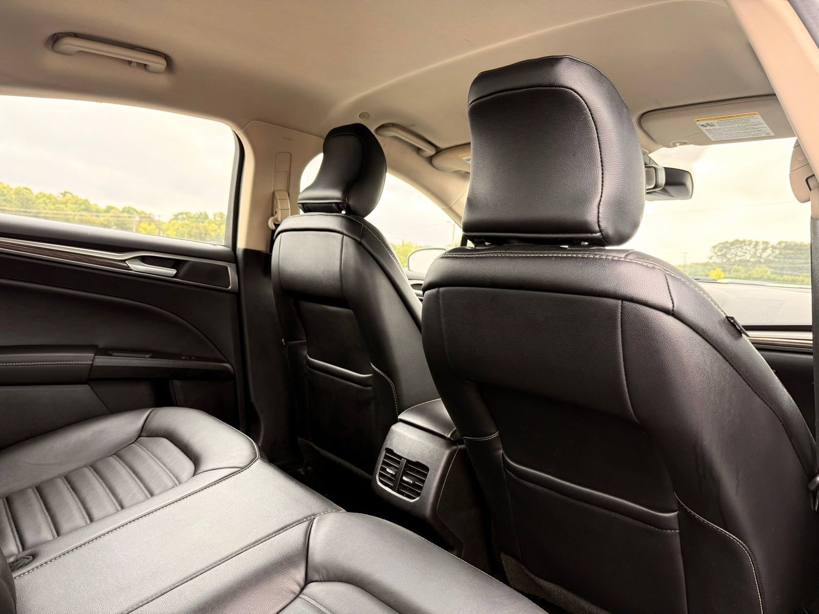 Used 2018 Ford Fusion SE w/ Equipment Group 602A FWD image 20