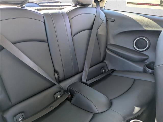 Used 2018 MINI Cooper 2-Door Hardtop image 16