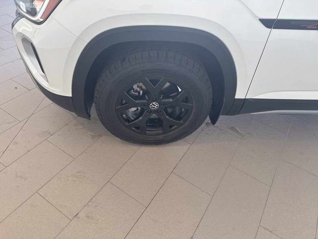 New 2026 Volkswagen Atlas Peak Edition image 9
