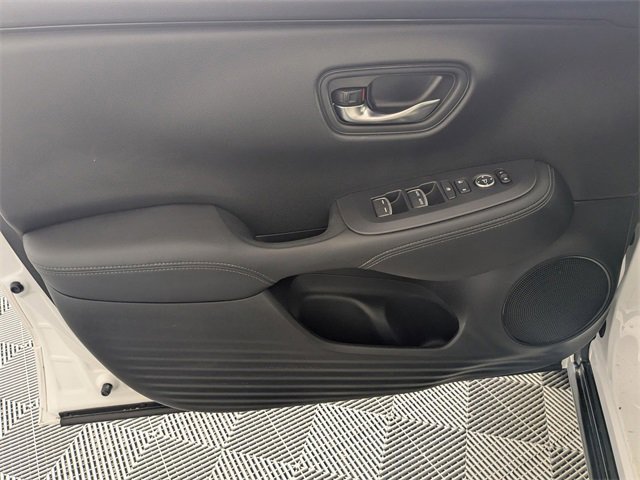 Used 2023 Honda HR-V EX-L image 10