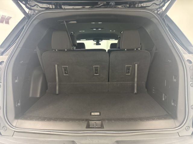 Used 2022 Chevrolet Traverse LT w/ LPO, 'HIT The Road' Package AWD/4WD image 27