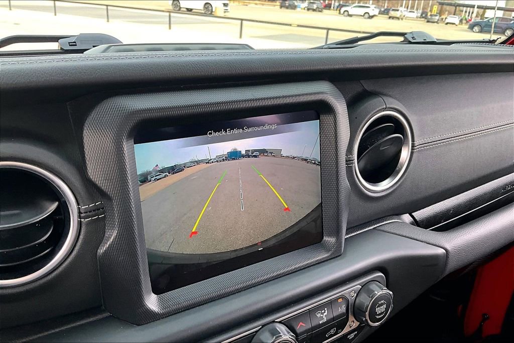 Used 2023 Jeep Wrangler Unlimited Sahara image 23