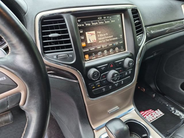 Used 2016 Jeep Grand Cherokee Overland AWD/4WD image 16