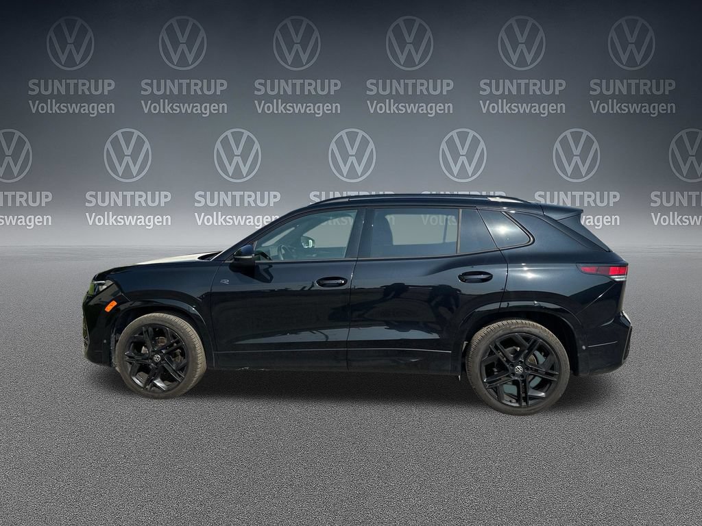 Used 2025 Volkswagen Tiguan SE R-Line FWD image 33