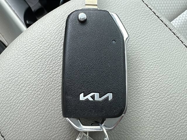 Used 2025 Kia Soul LX FWD image 26