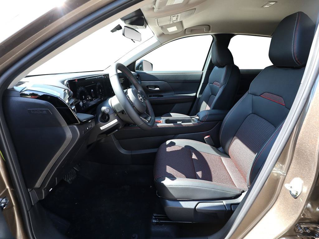New 2026 Nissan Kicks SR w/ Cold Weather Package AWD/4WD image 11