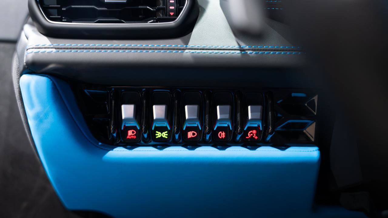 Used 2023 Lamborghini Huracan Tecnica RWD image 23