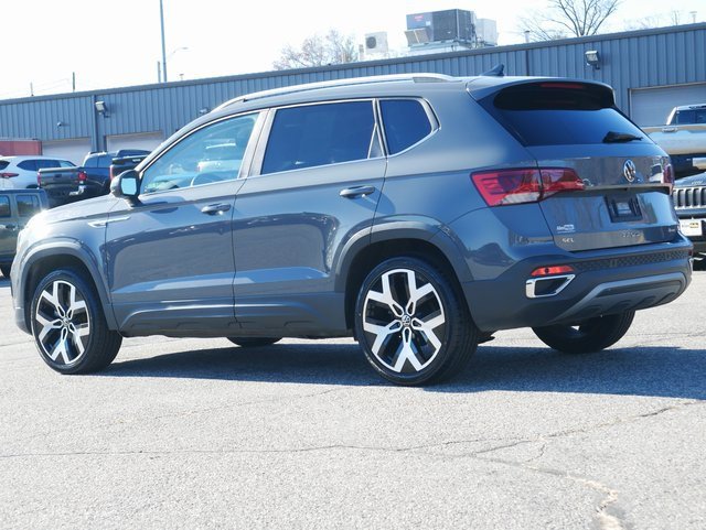 Used 2022 Volkswagen Taos SEL image 4