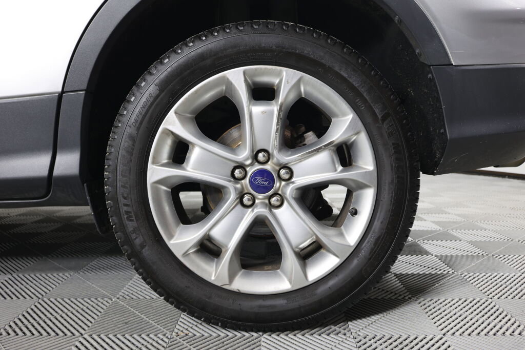 Used 2015 Ford Escape Titanium w/ Equipment Group 301A image 8