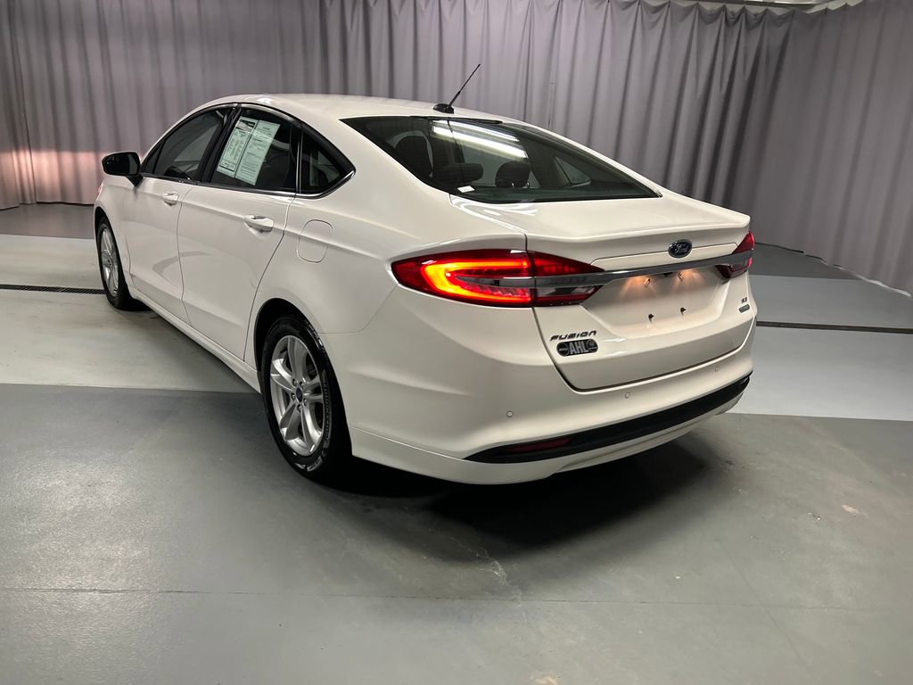 Used 2018 Ford Fusion SE w/ Fusion SE Technology Package image 5