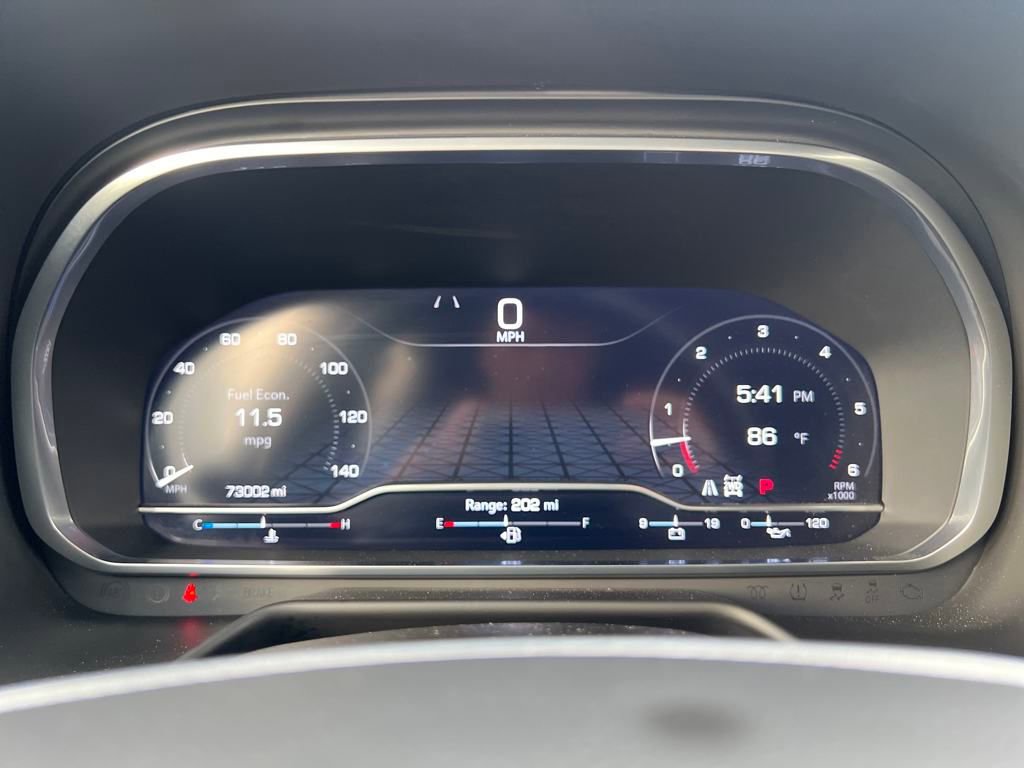 Used 2023 GMC Yukon XL SLT image 16