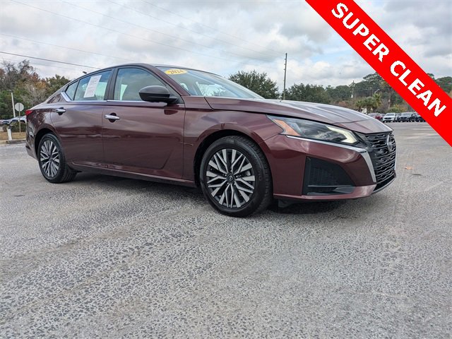 Used 2024 Nissan Altima 2.5 SV image 2