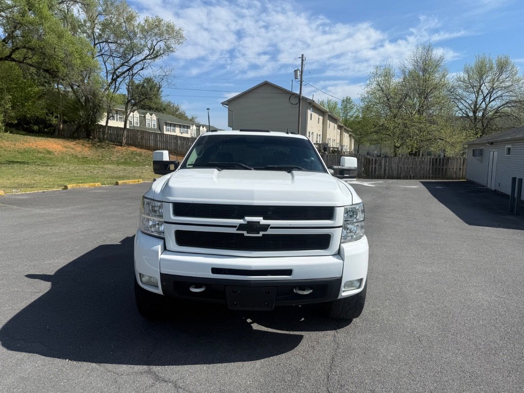 Used 2010 Chevrolet Silverado 2500 LTZ w/ Convenience Package AWD/4WD image 2