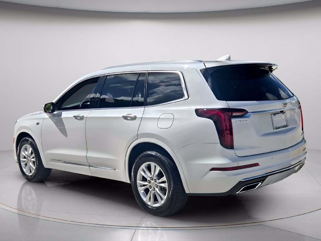 Used 2025 Cadillac XT6 Luxury FWD image 4